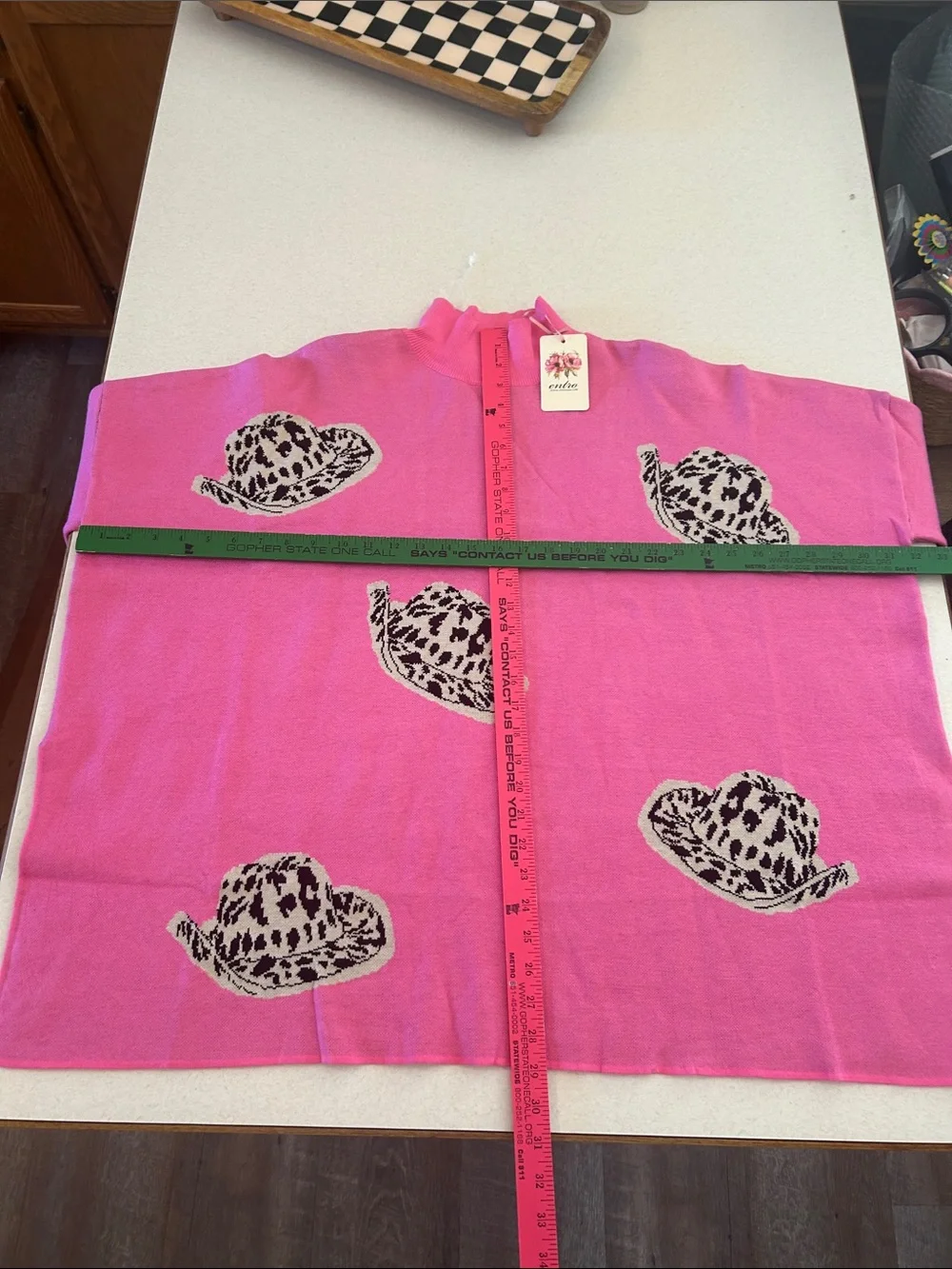 entro Womenโs Large Sweater Bright Pink Mock Neck Animal Print Cowboy Hats NWT - Picture 7 of 16